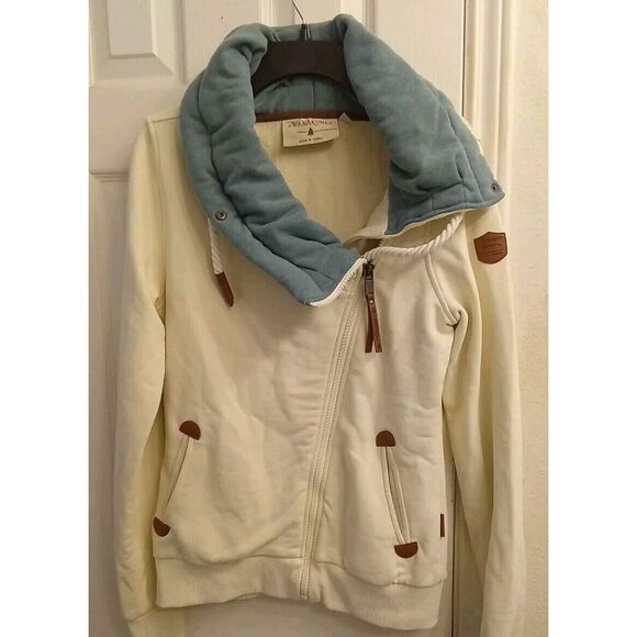 Cozy Cream Zip-Up Hoodie with Blue Quilted Collar and‎ Leather Accents